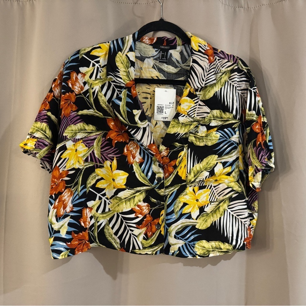 Forever 21 NWT Floral Tropical Crop Top